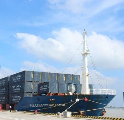  TCM kéo tàu Tân cảng Foundation từ Hà Tĩnh đến Vũng Áng