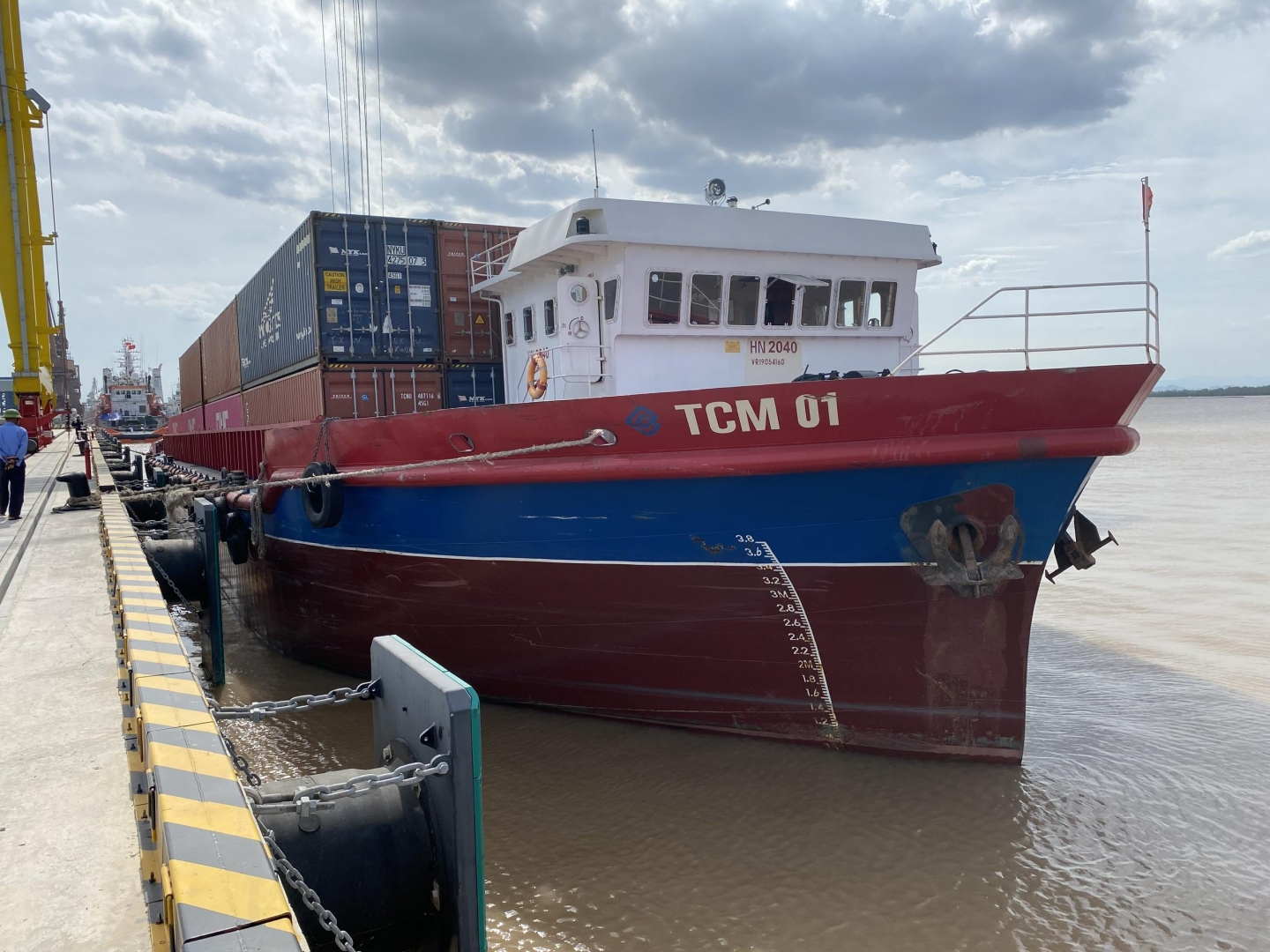 TCM triển khai dịch vụ sà lan từ TC-HICT đến cảng nội địa Hải Phòng
