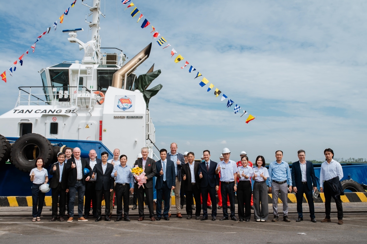 Tan Cang 99 Tugboat Welcomed The Leaders of Haiphong City People's Committee, Damen Shipyards Group and 189 Shipbuilding Company