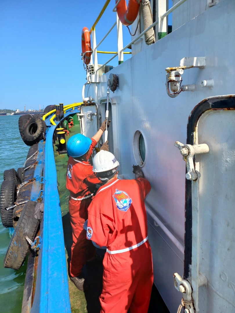 Routine maintenance work at TCM tugboat fleet